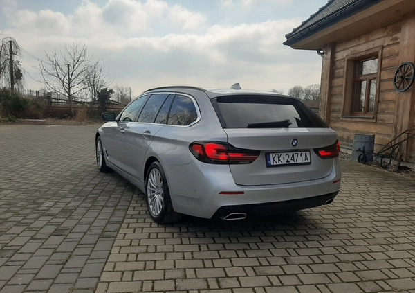 BMW Seria 5 cena 159900 przebieg: 57000, rok produkcji 2021 z Kraków małe 301